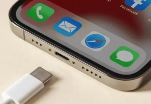 兴义苹果15维修分享iPhone15改USB-C接口后能和安卓用户互借充电器吗